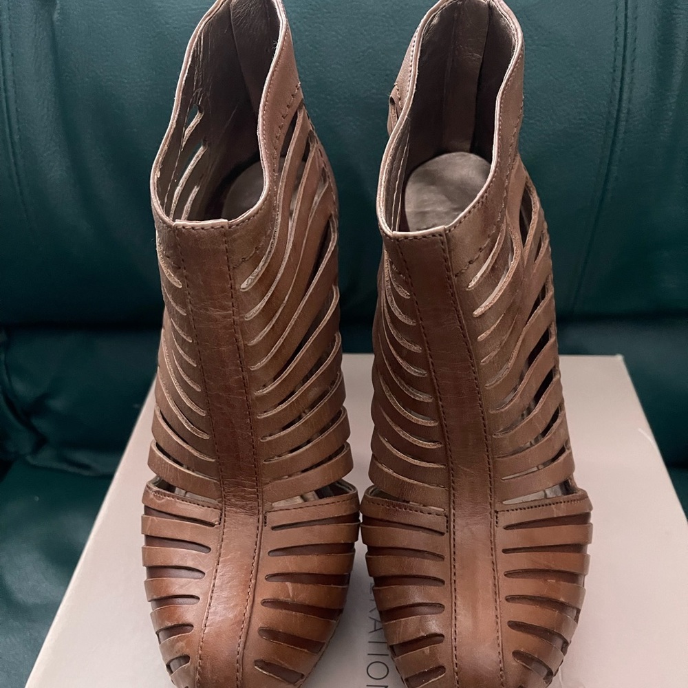 Women’s shoes